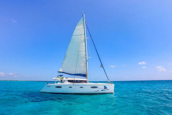 Catamaran Tours Deluxe Cancun 50 ft / 40 pax - Image 7