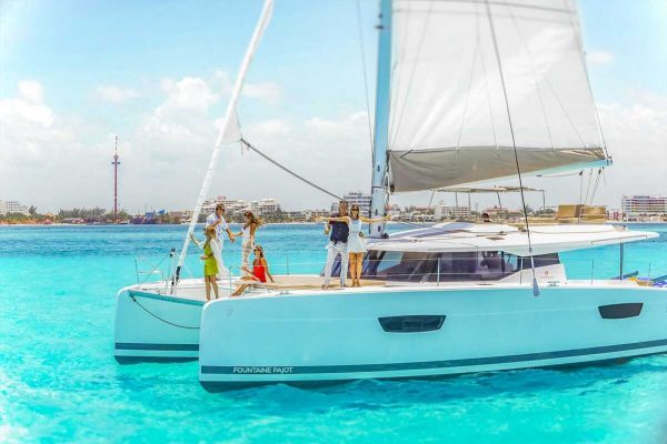 Private Tours VIP Catamaran 47 ft / 25 pax - Image 10