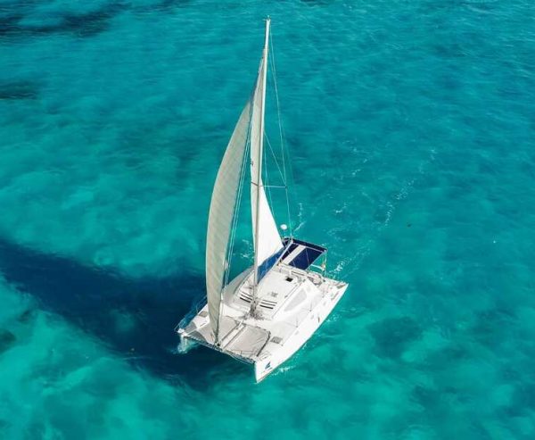 Catamaran Party Tours 40 ft / 30 pax