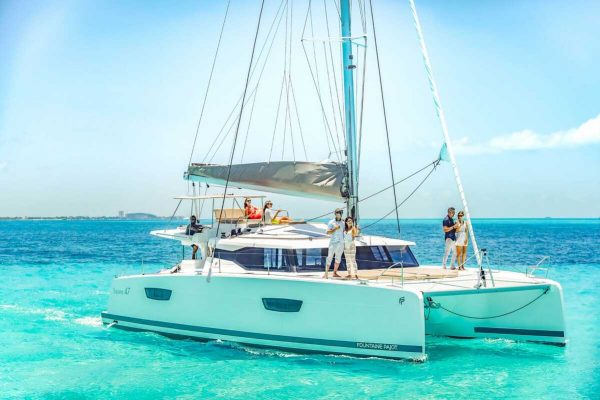 Private Tours VIP Catamaran 47 ft / 25 pax - Image 8