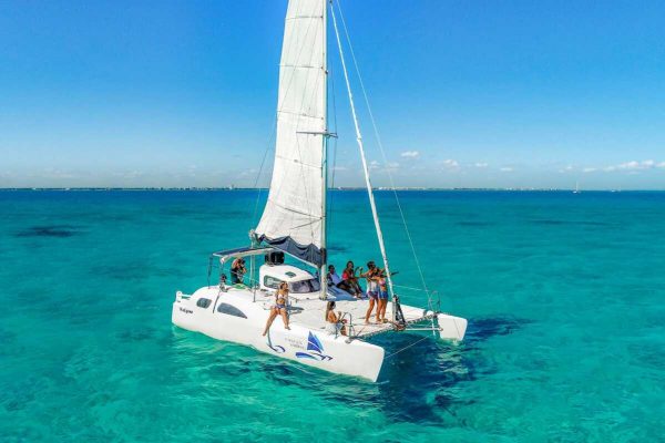 Catamaran for Small Groups Cancun 32 ft / 13 pax - Image 7