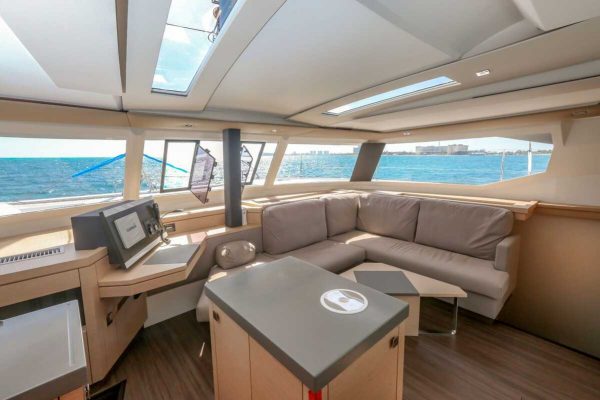 Private Tours VIP Catamaran 47 ft / 25 pax - Image 5